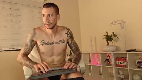 Snapshot of j_king__ chatting on July 2026 01:08:02 PM J King online show from July 2026 01:08:02 PM