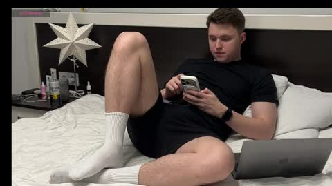 Snapshot of j_lyle_x chatting on May 2026 07:08:01 PM j_lyle_x online show from May 2026 07:08:01 PM