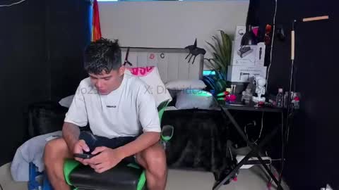 Snapshot of jack_castell chatting on May 2026 11:10:02 PM JACK CASTELL online show from May 2026 11:10:02 PM