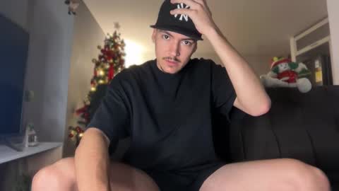 INDEPENDENT MODEL online show from December 2025 09:51:02 AM