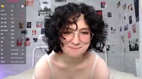 Snapshot of jackieapplepie chatting on June 2026 07:39:01 AM JackieApplePie online show from June 2026 07:39:01 AM