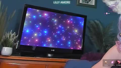 LillyAmore online show from October 2025 05:15:02 PM