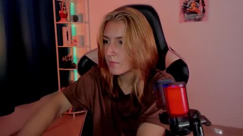 Linda Sofia help me get to 100 thumbs up online show from January 2025 04:38:01 AM