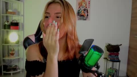 Linda Sofia help me get to 100 thumbs up online show from February 2025 03:54:01 AM