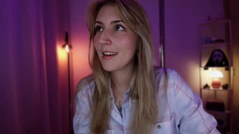 Linda Sofia help me get to 100 thumbs up online show from April 2026 12:42:02 AM