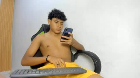 jacob_x21 online show from June 2026 05:52:01 PM
