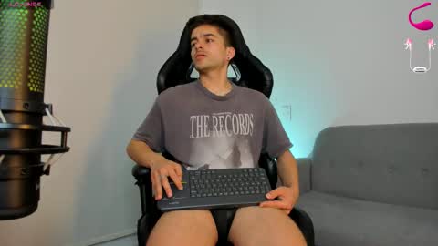 JACOB STONES online show from November 2025 01:18:01 AM