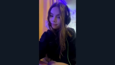 Adeline online show from October 2025 08:58:02 AM