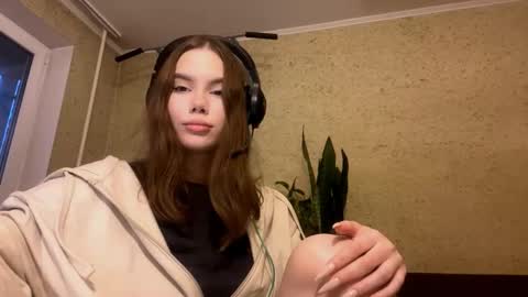 Adeline online show from October 2025 12:30:02 PM