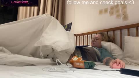 Snapshot of jacywinslat chatting on December 2025 05:53:01 PM jacywinslat online show from December 2025 05:53:01 PM