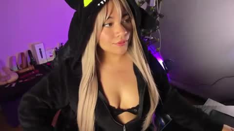 Jade online show from November 2025 02:54:02 AM