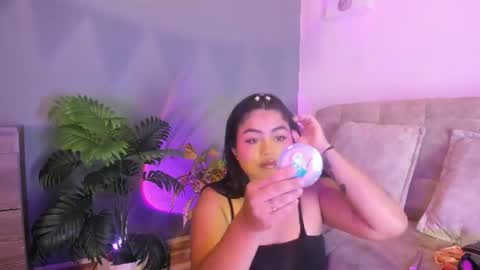 Snapshot of jade_brunnette chatting on June 2026 08:22:02 PM Jade Brunete online show from June 2026 08:22:02 PM