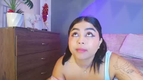 Snapshot of jade_brunnette chatting on June 2026 08:19:01 PM Jade Brunete online show from June 2026 08:19:01 PM