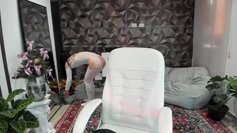 Jade  independent model online show from December 2024 11:33:01 AM