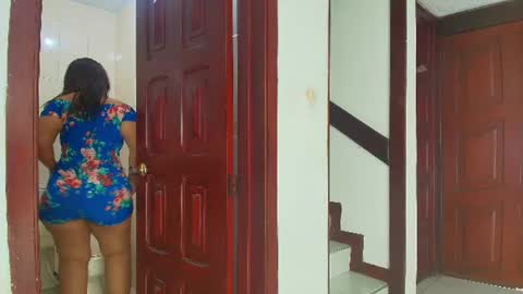 Snapshot of jade_roxx chatting on June 2026 01:37:01 PM JADE online show from June 2026 01:37:01 PM