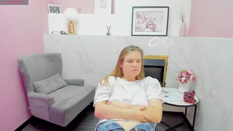Snapshot of jade_soft chatting on February 2025 04:32:02 PM Jade online show from February 2025 04:32:02 PM