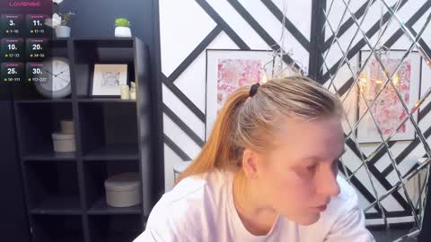 Snapshot of jade_soft chatting on February 2025 12:49:01 AM Jade online show from February 2025 12:49:01 AM