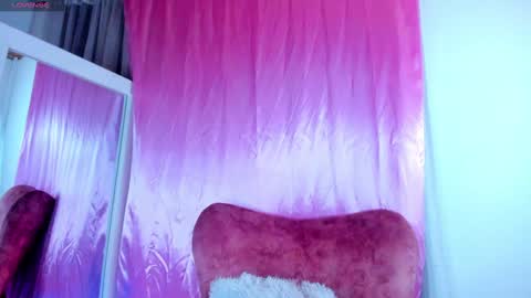 Snapshot of jade_white_ chatting on January 2025 12:56:01 PM jade white online show from January 2025 12:56:01 PM