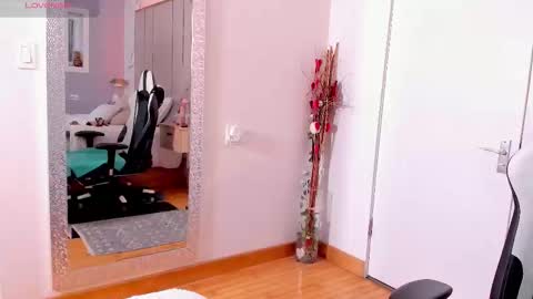 Jadeh online show from November 2025 01:00:02 PM