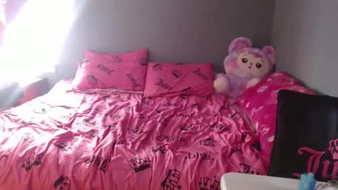 Jade online show from February 2026 05:43:02 PM