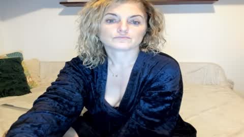 elena online show from January 2025 05:45:02 AM