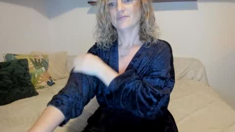 elena online show from February 2025 02:51:02 AM