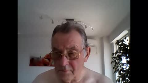 Snapshot of jahanc01 chatting on October 2025 10:14:01 AM Malko online show from October 2025 10:14:01 AM