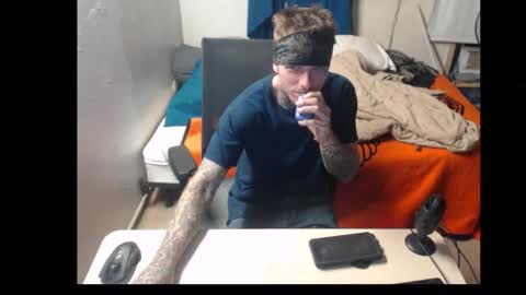 showingitoff online show from October 2025 02:08:01 AM