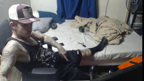 showingitoff online show from November 2025 04:21:01 AM