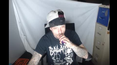 showingitoff online show from December 2025 06:09:02 AM