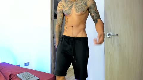 Santiago online show from February 2025 01:15:02 AM