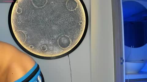 Santiago online show from November 2025 12:55:02 AM