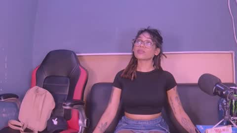 Snapshot of jamaicanbabex chatting on December 2024 01:17:01 PM jamaicanbabex online show from December 2024 01:17:01 PM