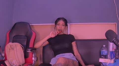 Snapshot of jamaicanbabex chatting on December 2024 01:08:02 PM jamaicanbabex online show from December 2024 01:08:02 PM