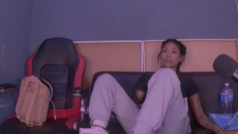 Snapshot of jamaicanbabex chatting on January 2025 01:41:02 PM jamaicanbabex online show from January 2025 01:41:02 PM