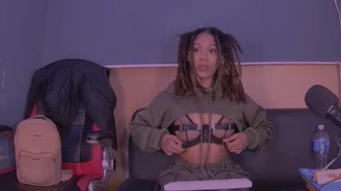 Snapshot of jamaicanbabex chatting on January 2025 09:53:02 AM jamaicanbabex online show from January 2025 09:53:02 AM