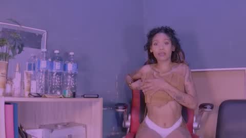 Snapshot of jamaicanbabex chatting on February 2025 01:59:02 PM jamaicanbabex online show from February 2025 01:59:02 PM