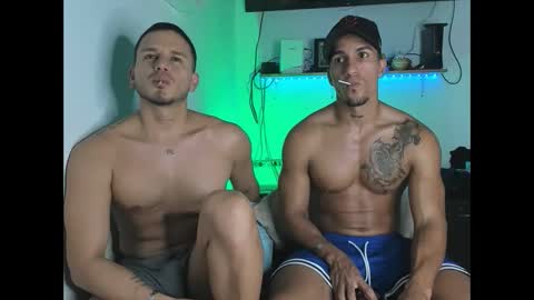 james_and_max online show from October 2025 11:46:02 PM