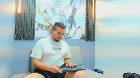 James online show from April 2026 09:38:02 PM