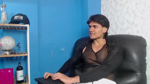 Snapshot of james_morrisonm chatting on April 2026 01:58:02 PM james_morrisonm online show from April 2026 01:58:02 PM