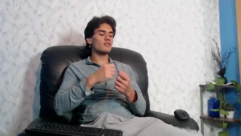 Snapshot of james_morrisonm chatting on April 2026 01:12:01 PM james_morrisonm online show from April 2026 01:12:01 PM