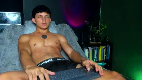 Snapshot of jamesgolden_ chatting on September 2025 12:37:02 AM jamesgolden_ online show from September 2025 12:37:02 AM