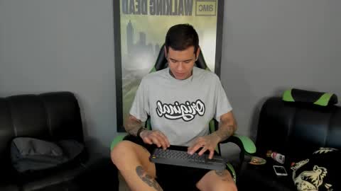 Jamesinked  online show from January 2025 06:36:02 PM