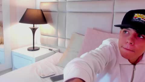 Snapshot of jamess_ford chatting on January 2025 02:57:01 PM jamess_ford online show from January 2025 02:57:01 PM