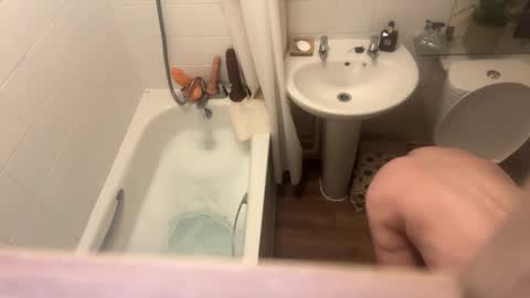 jamie8422 online show from October 2025 10:01:01 PM