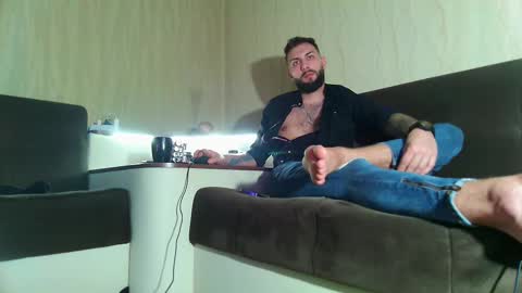 Robbie online show from February 2025 02:19:02 PM