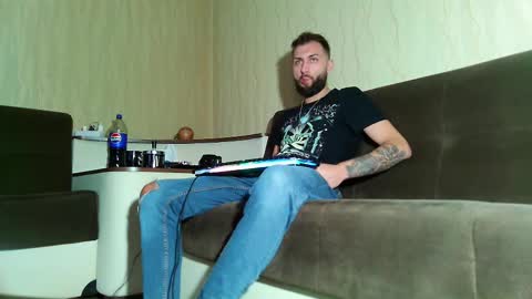 Robbie online show from February 2025 06:08:02 PM