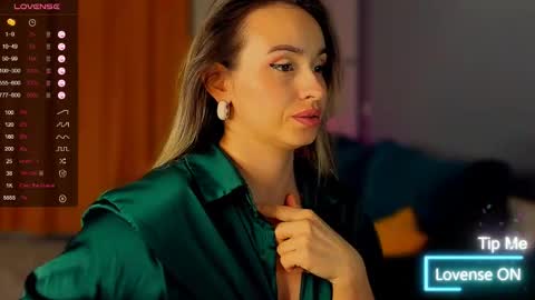 Snapshot of jane_bloempje chatting on March 2025 10:17:02 PM Jane and sheron online show from March 2025 10:17:02 PM