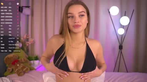 Day Alice Night Stella online show from February 2026 05:30:02 AM