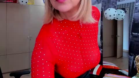 Snapshot of janeturner chatting on June 2026 12:39:01 PM JANE TURNER MILF online show from June 2026 12:39:01 PM
